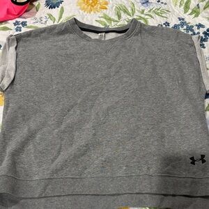 Under Armour Kids Gray Short Sleeve Sweatshirt & Under Armour Kids tshirt YL